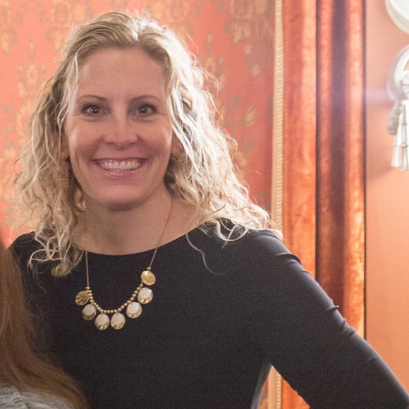 Meet your Posher, Mary - Picture 1 of 2